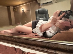 広島市中区薬研堀のヘルス AGORA（アゴラ）早朝6：00オープン!!厳選美人OLが連日多数出勤!!の写メ日記　ベッドで?画像